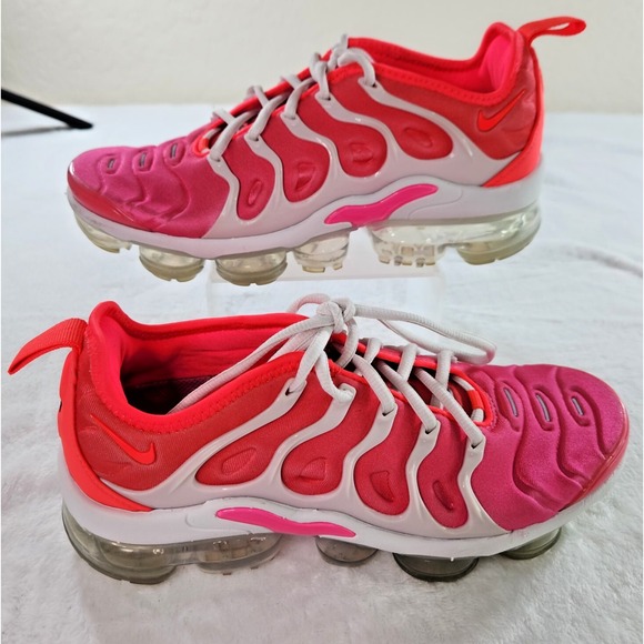 WMNS NIKE AIR VAPORMAX PLUS PLATINUM TINT PINK-FLASH CRIMSON SZ 6.5 [CZ7995-001] - Picture 2 of 8
